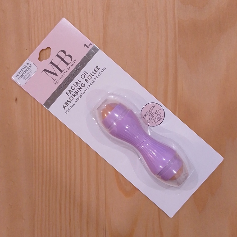 *2/$10* Must-Have Beauty Facial Oil Absorbing Roller